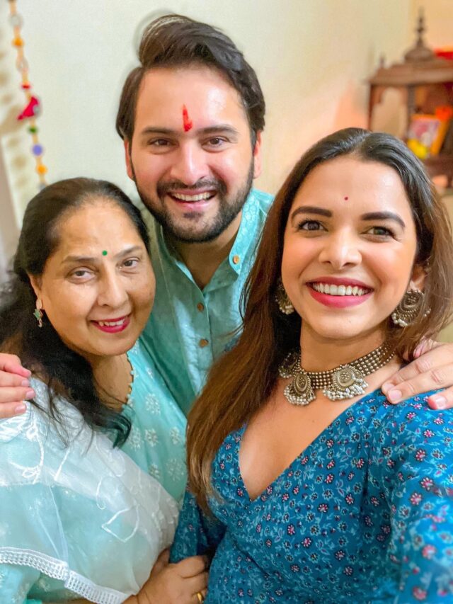 sidharth chandekar with family