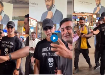 Akshya kumar sidelines security guards to fulfill fans wish