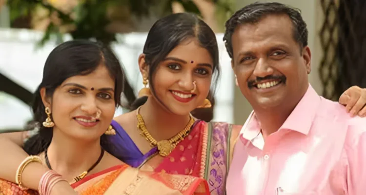 marathi actress rinku rajguru parents gave her new mobile iphone 15 pro max photo shared on instagram story
