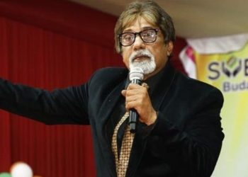 Bollywood Actor Firoz Khan passed away due to heart attack and he known as Amitabh Bachchan's duplicate
