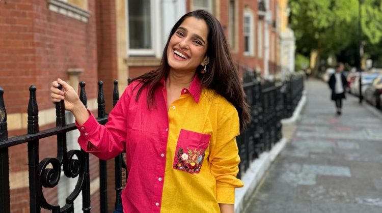 Marathi actress Priya Bapat said that to she cleaned the kitchen no matter how late comes from shooting